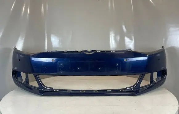 Volkswagen Jetta VI Front bumper 5C6807221B