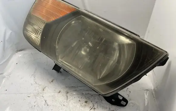 Mitsubishi Pajero Headlight/headlamp