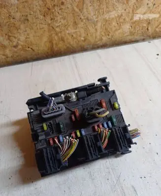Citroen C4 I Picasso Fuse module 9659742080