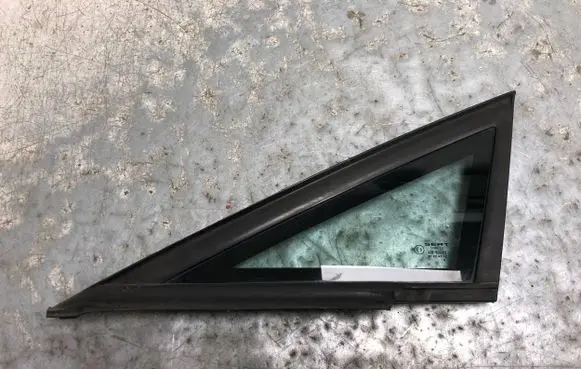 Seat Leon (1P) Front triangle window/glass 1P0845411