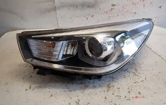 KIA Rio Headlight/headlamp 54684654