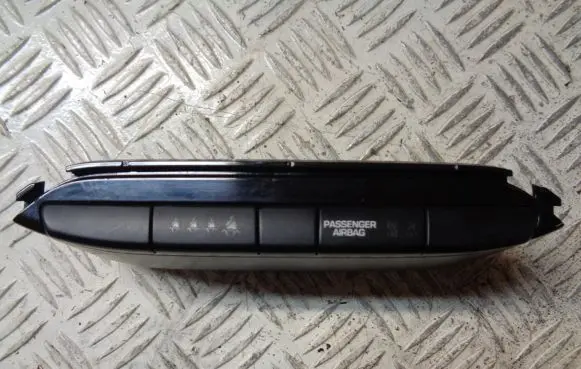 Hyundai i20 (GB IB) Other switches/knobs/shifts 93700C8870