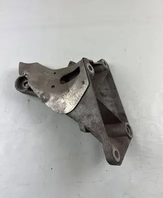 BMW 3 E90 E91 Engine mounting bracket 67650046765004 24168110