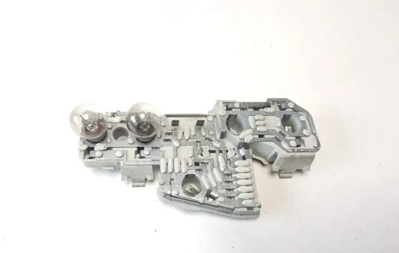 Volkswagen PASSAT B5 Tail light bulb cover holder 3B5945257B