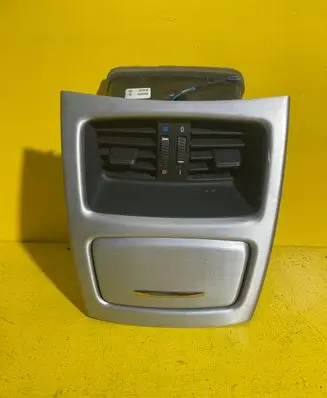 BMW 3 E92 E93 Dash center air vent grill RZ5R7P1K11