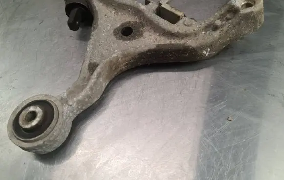 Volvo S60 Front lower control arm/wishbone