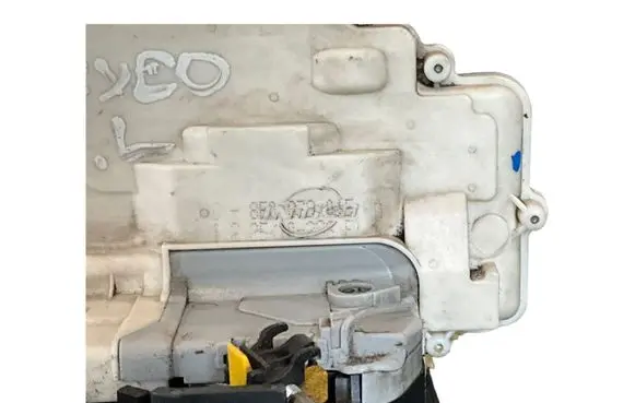 Seat Exeo (3R) Front door lock
