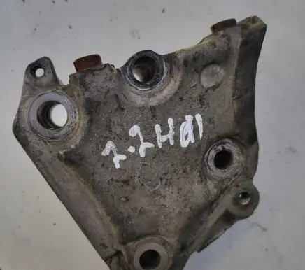 Peugeot 607 Engine mounting bracket 9628311880