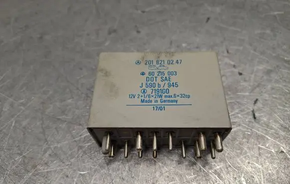 Mercedes-Benz C W202 Other relay 2018210247 60215003