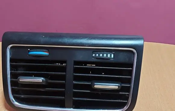 Audi A4 S4 B8 8K Rear air vent grill 8K0819203D