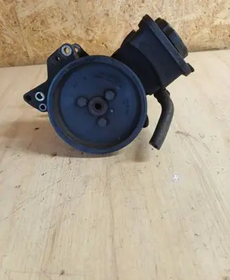 BMW 5 E39 Power steering pump 7787106