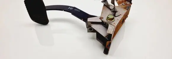 Subaru Forester SG Brake pedal 305076H
