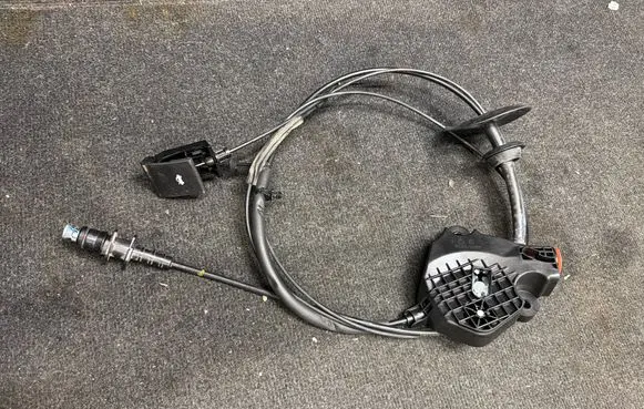 Jeep Grand Cherokee WL Engine bonnet/hood lock release cable P68430182AE