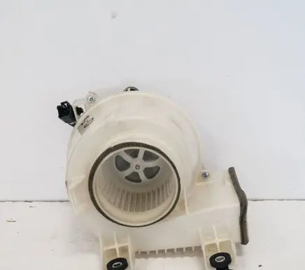 Toyota RAV 4 (XA40) Heater fan/blower