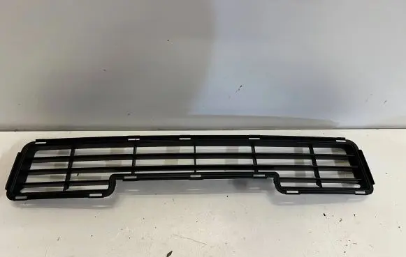 Mitsubishi Carisma Front bumper lower grill MR910220