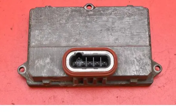 BMW 7 E65 E66 Voltage converter/converter module 5DV008290-00