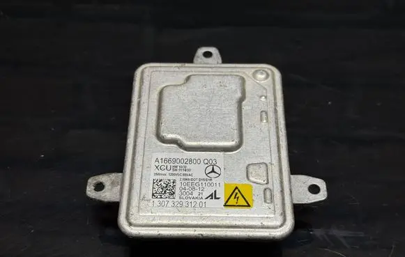Mercedes-Benz E W212 Headlight ballast module Xenon A1669002800 10EEG110011 130732931201