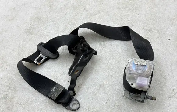 Tesla Model S Rear seatbelt 101878900A 4177000056 S209302