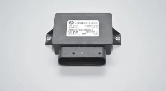 BMW 5 F10 F11 Hand brake control module 6850846
