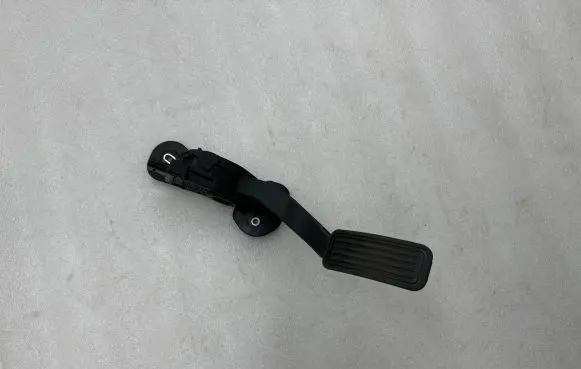 Tesla Model X Accelerator throttle pedal BE5C9F836AA US25 6RV93337017