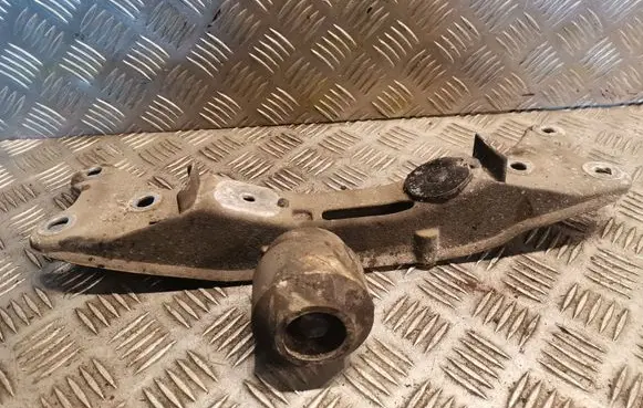 BMW 7 E38 Gearbox mounting bracket 1096212