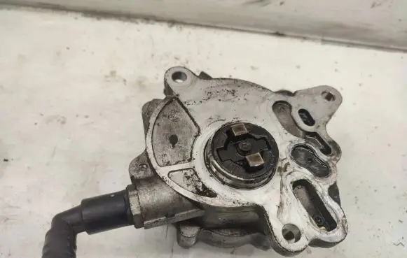 Seat Leon (1P) Vacuum pump 03g145209