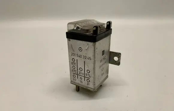 Mercedes-Benz E W124 Other relay 2015403245