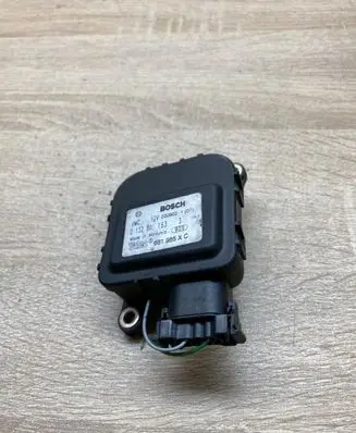 Renault Scenic I Air flap motor/actuator 661985XC 0132801163