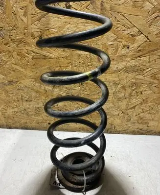 Volkswagen Golf V Rear coil spring