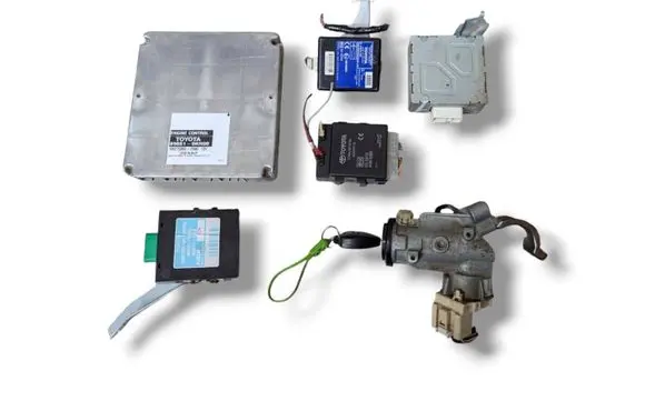 Toyota Hilux (AN10, AN20, AN30) Engine ECU kit and lock set RB275900-2380 89661-OKR00