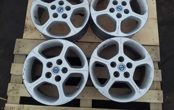 R16 alloy rim