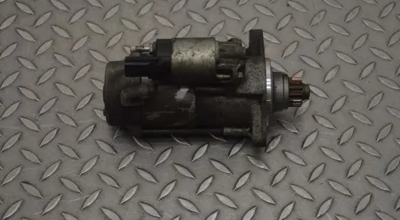 Volkswagen Golf VII Starter motor 02E911024J 4380000251