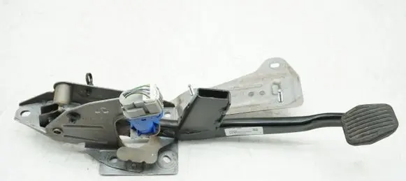 Volvo V40 Accelerator throttle pedal 31381466