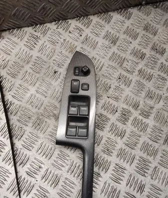Honda Accord Electric window control switch g8d382hb