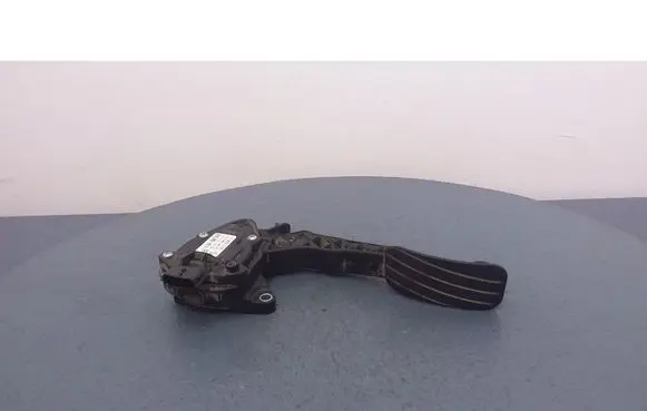 Buick Roadmaster Accelerator throttle pedal 180101626R