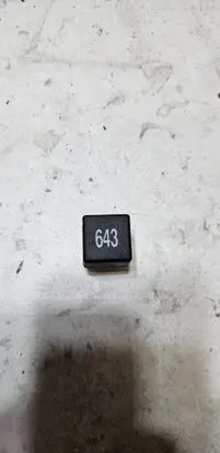 Volkswagen Touran I Other relay 8K0951253