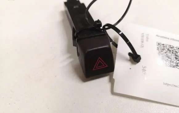 Volvo V50 Hazard light switch 30739296 06W202