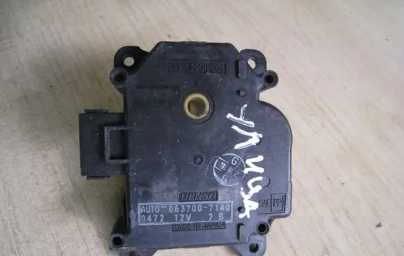 Lexus GS 300 400 430 Air flap motor/actuator 0637007140