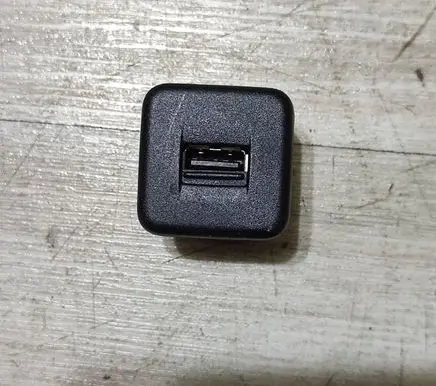 Suzuki Vitara (LY) USB socket connector 9B121