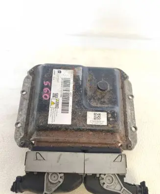 Opel Astra J Engine control unit/module 55579893 MB2757001011