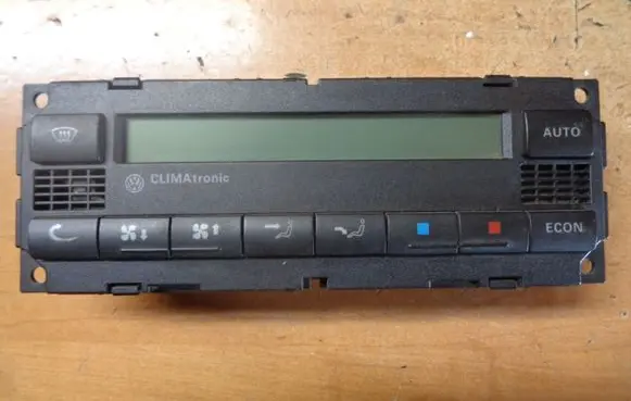 Volkswagen PASSAT B5 Climate control unit