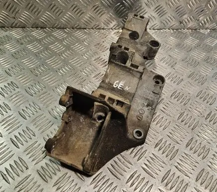 Volkswagen Golf V Generator/alternator bracket R045903143C