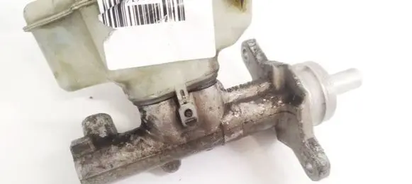 Volkswagen Golf V Master brake cylinder
