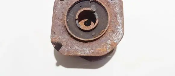 Mazda 626 Coil spring mount 