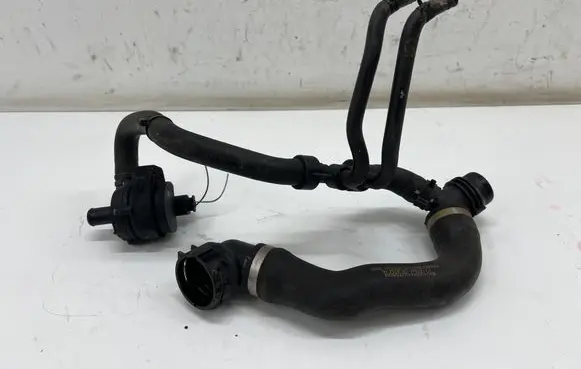 Mercedes-Benz E W213 Engine coolant pipe/hose A2135014100