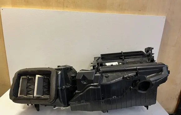 Audi Q7 4M Interior heater climate box assembly housing BZ71311