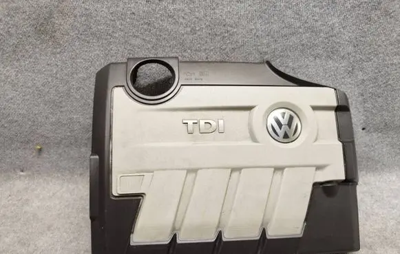 Volkswagen PASSAT CC Engine cover (trim) 03L103925AQ 03L103925AP 03L103925AM