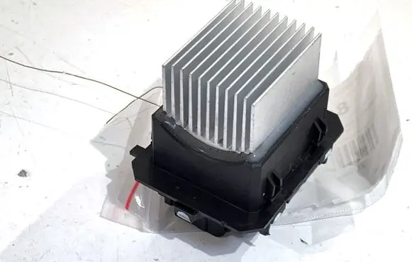 Renault Trafic III (X82) Heater blower motor/fan resistor T1031331M
