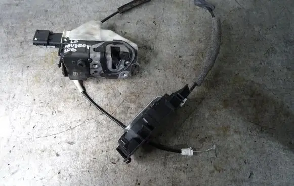 Peugeot 206 Sliding door lock 