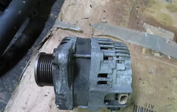 Nissan Navara D40 Generator/alternator 231001AT1A